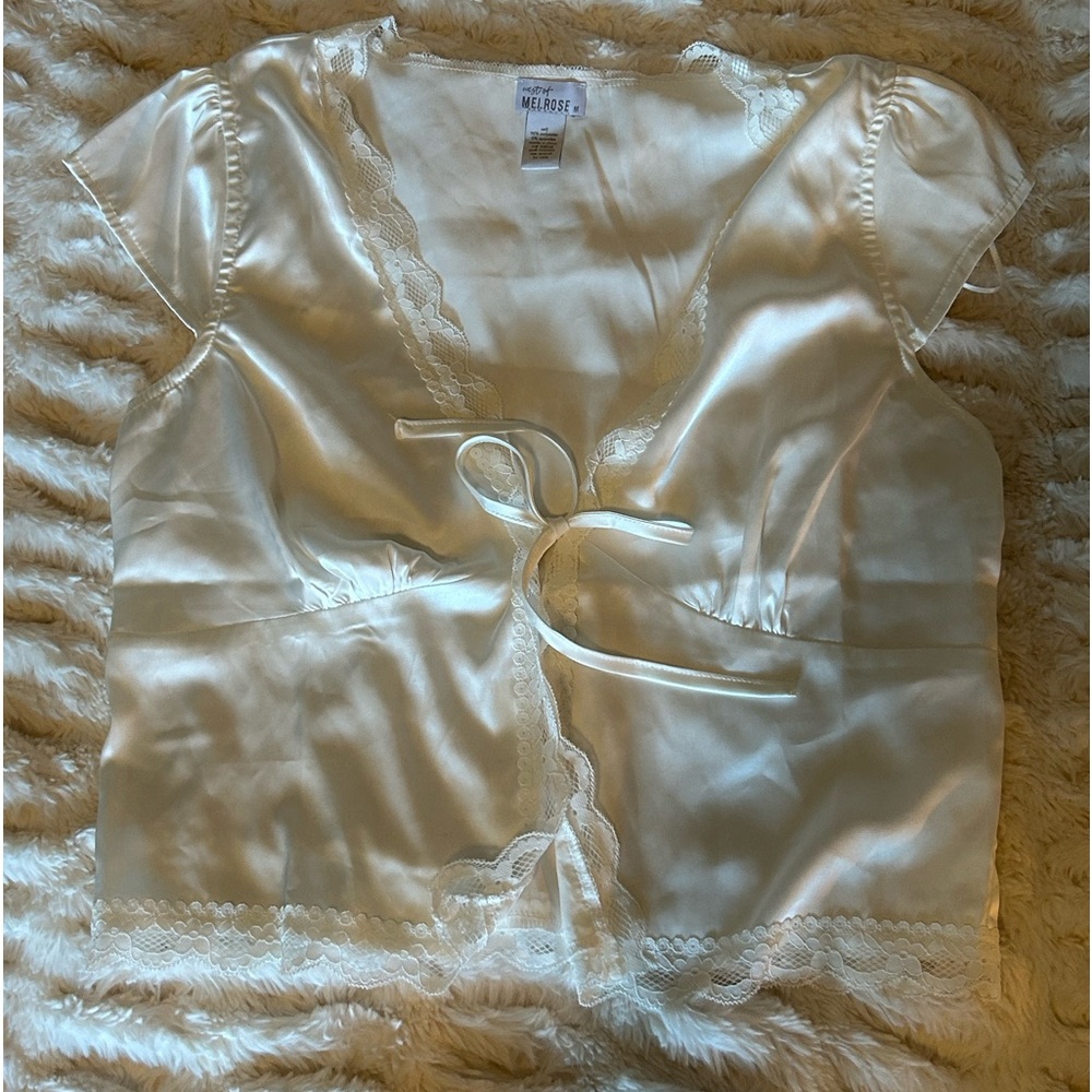 Satin fly away tie top in cream from Tillys - size medium